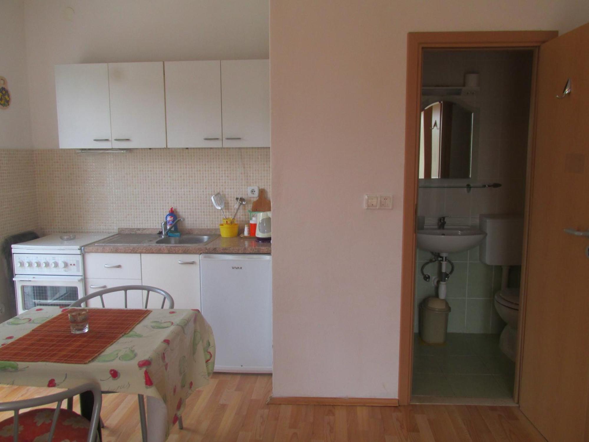 Apartmani Kljunak ザトン 部屋 写真