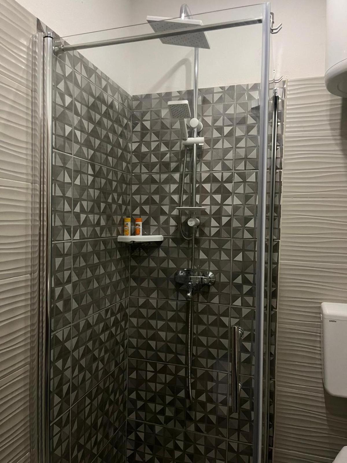 Apartmani Kljunak ザトン 部屋 写真