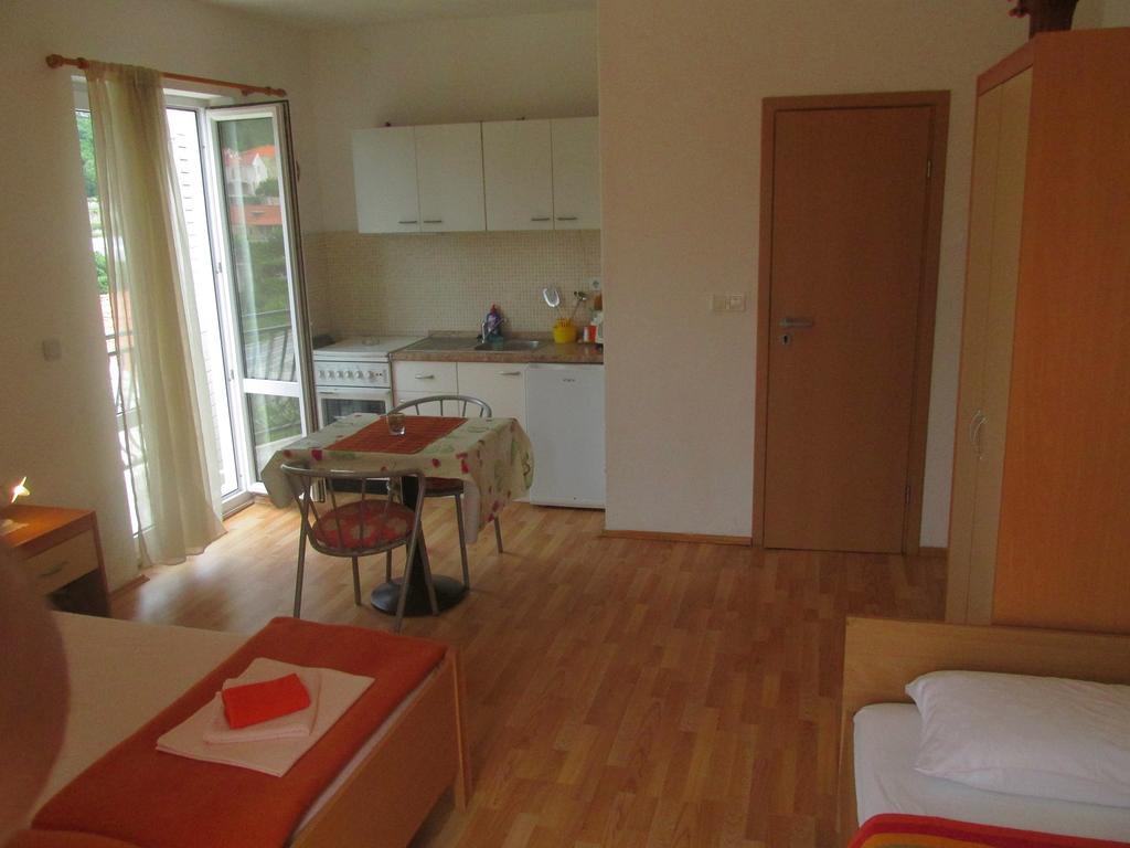 Apartmani Kljunak ザトン エクステリア 写真