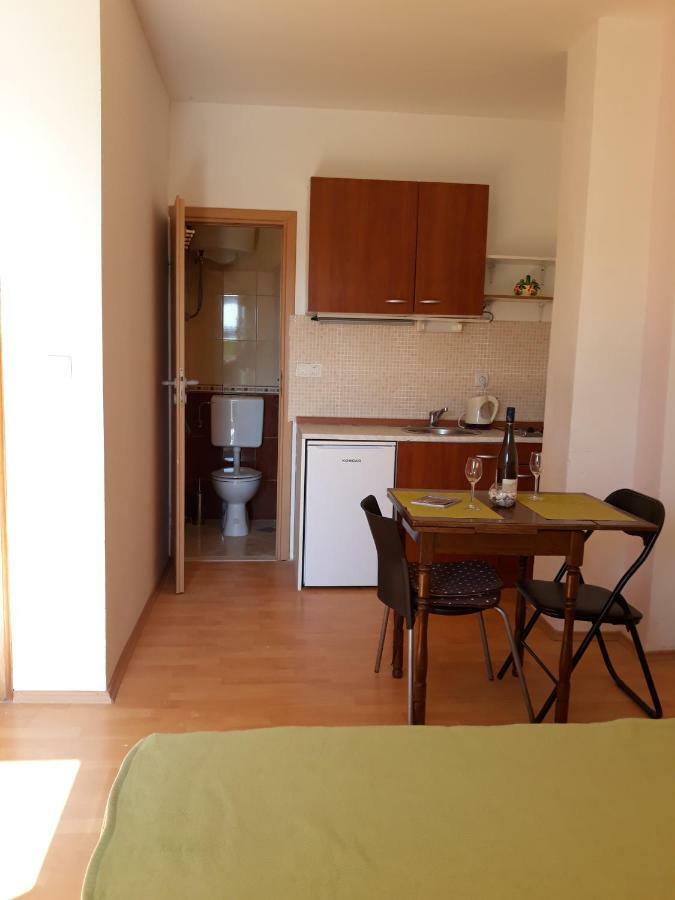 Apartmani Kljunak ザトン エクステリア 写真